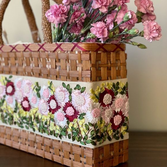 Silk embroidered daisies bag (large) - Picture 5 of 7